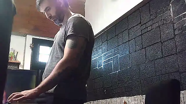 ozzypsico13 online show from December 2024 07:22:01 PM