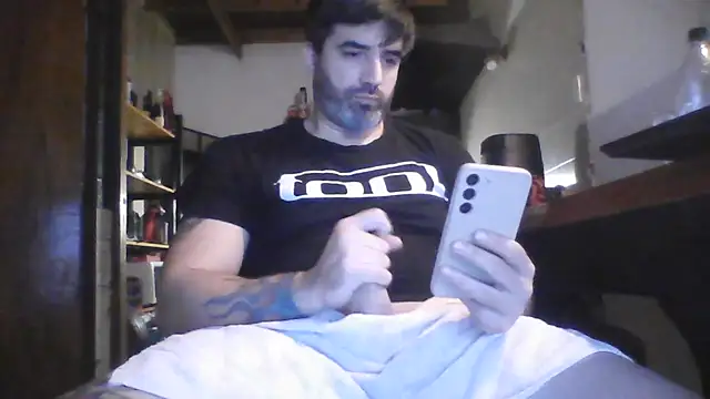 ozzypsico13 online show from May 2026 05:15:01 AM