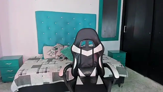 Snapshot of Tasha_Sant chatting on September 2025 07:46:02 PM Tasha Sant online show from September 2025 07:46:02 PM