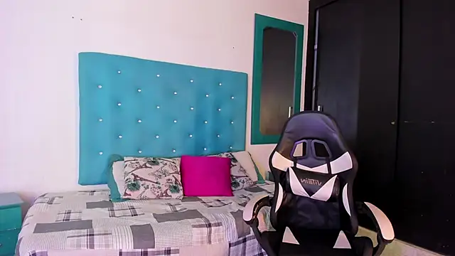 Snapshot of Tasha_Sant chatting on September 2025 08:47:01 AM Tasha Sant online show from September 2025 08:47:01 AM