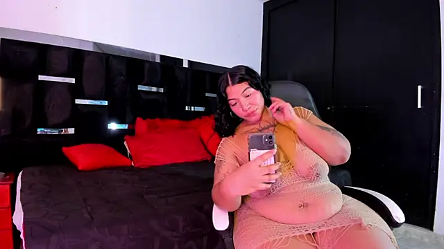 Snapshot of Tasha_Sant chatting on October 2025 09:06:01 PM Tasha Sant online show from October 2025 09:06:01 PM