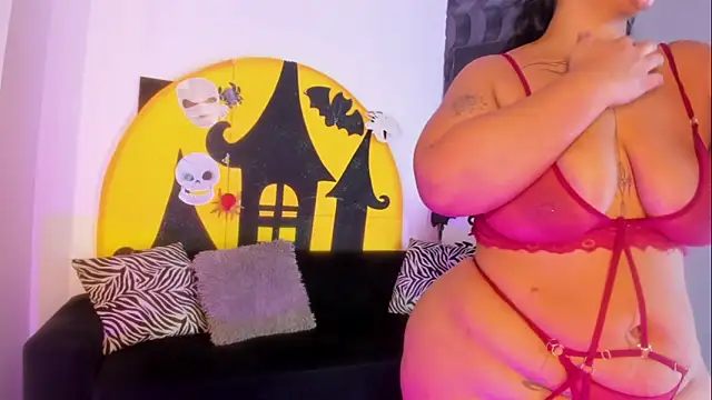 Snapshot of Tasha_Sant chatting on October 2025 01:18:01 PM Tasha Sant online show from October 2025 01:18:01 PM