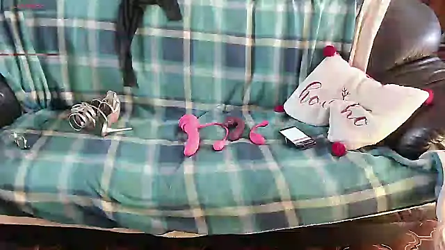 Snapshot of LauraMonolo chatting on February 2026 07:08:01 AM LauraMonolo online show from February 2026 07:08:01 AM