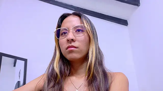 Skinny hottie18 online show from January 2025 01:32:01 PM