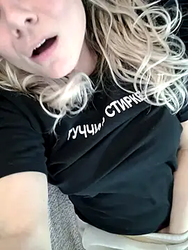 candy queeen online show from April 2026 05:07:01 PM