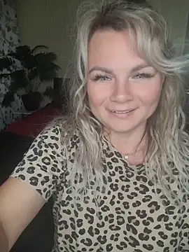 candy queeen online show from May 2026 11:10:01 PM
