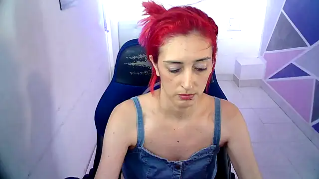 Snapshot of Ruby_Your_Milf chatting on December 2024 11:35:01 PM Ruby Your Milf online show from December 2024 11:35:01 PM