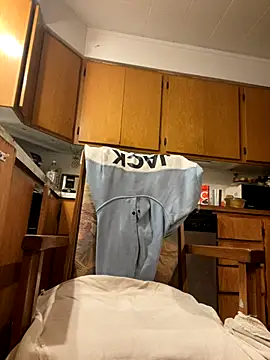 Snapshot of Frenchpoo chatting on September 2025 06:37:01 AM Frenchpoo online show from September 2025 06:37:01 AM