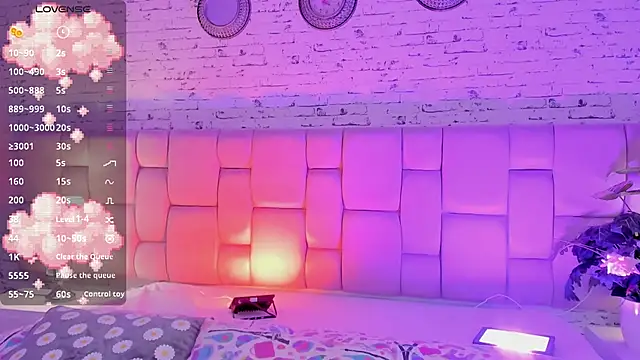 Snapshot of Ari_sunshine_ chatting on December 2024 07:03:02 PM Ari sunshine online show from December 2024 07:03:02 PM