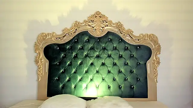 Snapshot of Ari_sunshine_ chatting on September 2025 10:32:01 PM Ari sunshine online show from September 2025 10:32:01 PM