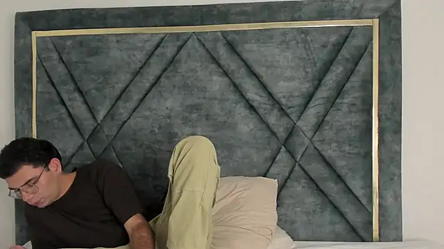 Snapshot of Ari_sunshine_ chatting on December 2025 09:19:02 PM Ari sunshine online show from December 2025 09:19:02 PM