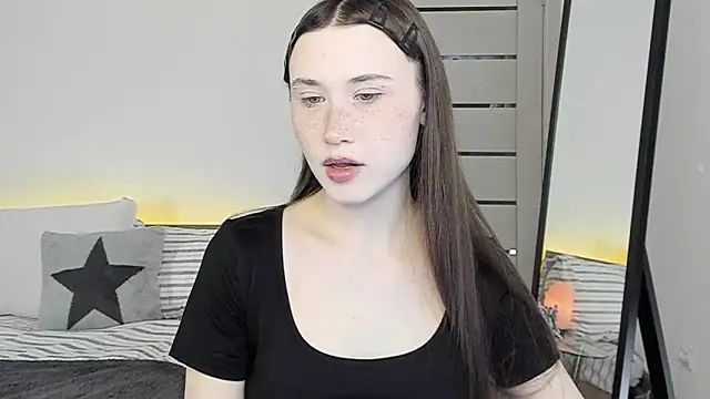Snapshot of Stella_Sunny chatting on April 2026 09:06:02 PM Stella Sunny online show from April 2026 09:06:02 PM