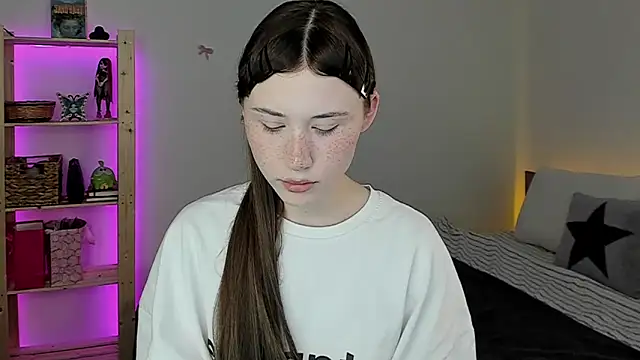 Snapshot of Stella_Sunny chatting on April 2026 11:32:02 PM Stella Sunny online show from April 2026 11:32:02 PM