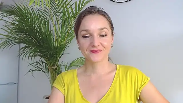 Snapshot of AliciaDesire chatting on December 2024 11:01:01 AM AliciaDesire online show from December 2024 11:01:01 AM