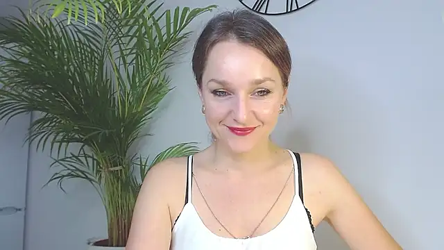 Snapshot of AliciaDesire chatting on December 2024 08:38:02 AM AliciaDesire online show from December 2024 08:38:02 AM