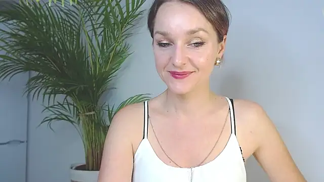 Snapshot of AliciaDesire chatting on December 2024 11:44:01 AM AliciaDesire online show from December 2024 11:44:01 AM