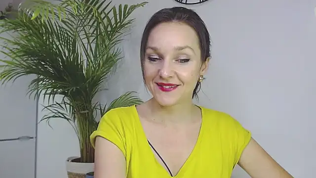 Snapshot of AliciaDesire chatting on December 2024 04:09:02 PM AliciaDesire online show from December 2024 04:09:02 PM