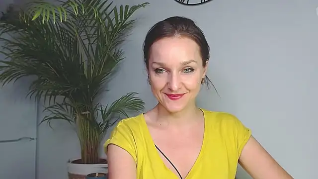 Snapshot of AliciaDesire chatting on December 2024 07:14:01 PM AliciaDesire online show from December 2024 07:14:01 PM