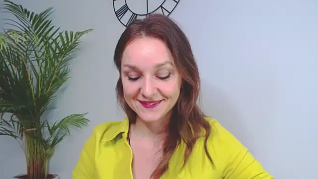 Snapshot of AliciaDesire chatting on January 2025 11:07:02 AM AliciaDesire online show from January 2025 11:07:02 AM