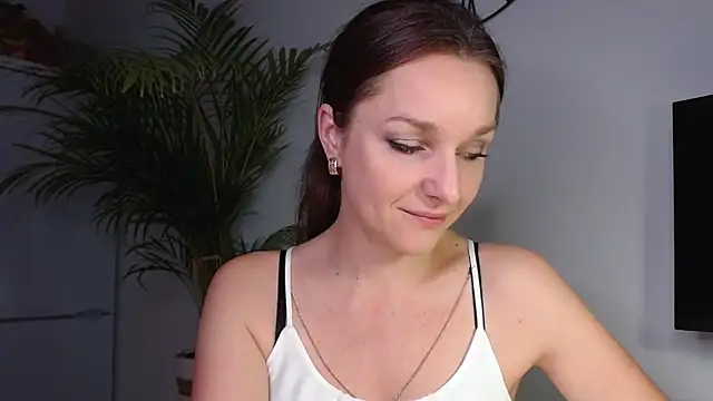 Snapshot of AliciaDesire chatting on January 2025 07:54:01 AM AliciaDesire online show from January 2025 07:54:01 AM