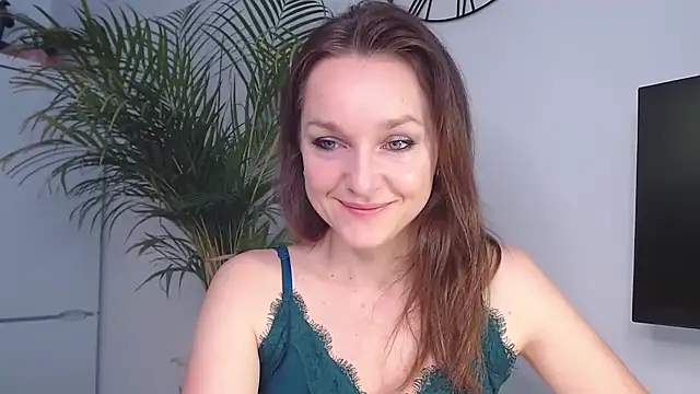 Snapshot of AliciaDesire chatting on February 2025 07:51:02 AM AliciaDesire online show from February 2025 07:51:02 AM