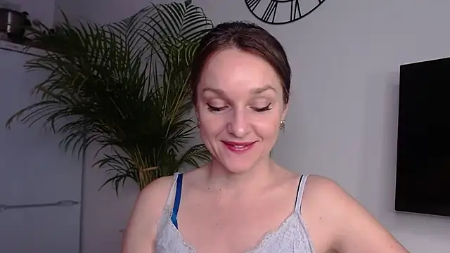 Snapshot of AliciaDesire chatting on February 2025 03:08:02 PM AliciaDesire online show from February 2025 03:08:02 PM