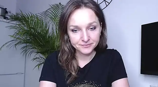 Snapshot of AliciaDesire chatting on February 2025 03:54:02 PM AliciaDesire online show from February 2025 03:54:02 PM