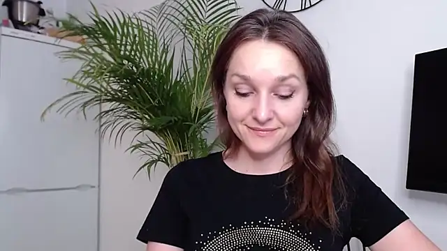 Snapshot of AliciaDesire chatting on February 2025 03:16:01 PM AliciaDesire online show from February 2025 03:16:01 PM