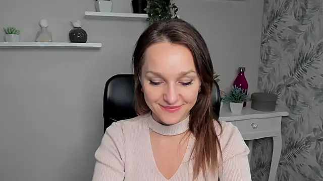 Snapshot of AliciaDesire chatting on February 2025 02:46:01 PM AliciaDesire online show from February 2025 02:46:01 PM