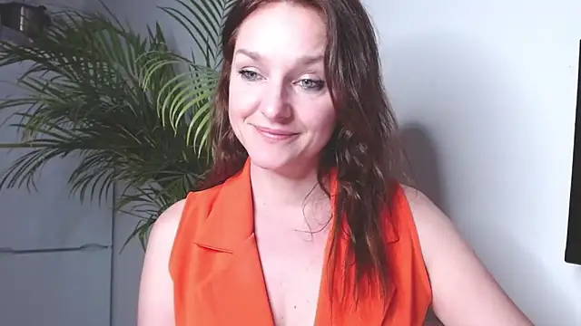 Snapshot of AliciaDesire chatting on March 2025 06:12:02 PM AliciaDesire online show from March 2025 06:12:02 PM