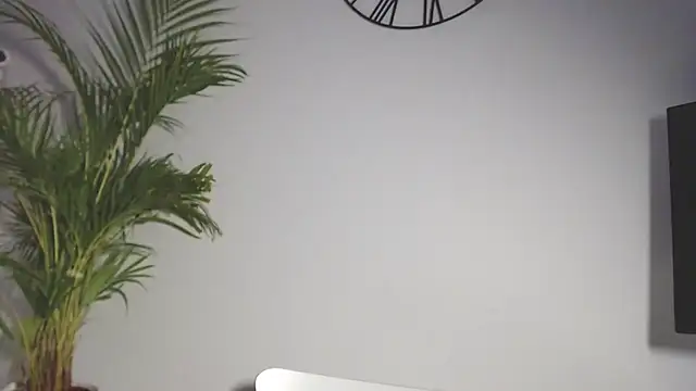 Snapshot of AliciaDesire chatting on December 2025 07:14:02 AM AliciaDesire online show from December 2025 07:14:02 AM