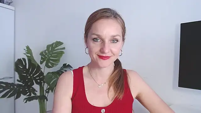 AliciaDesire online show from April 2026 01:44:02 PM