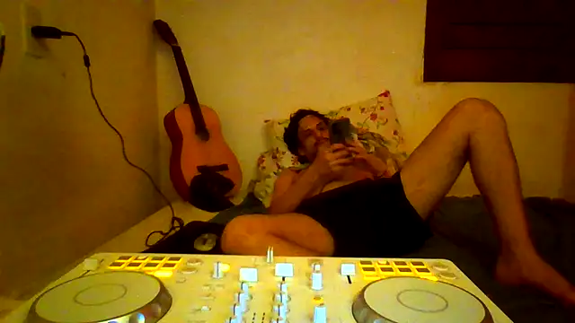Snapshot of couplemilk chatting on June 2026 02:35:02 AM couplemilk online show from June 2026 02:35:02 AM