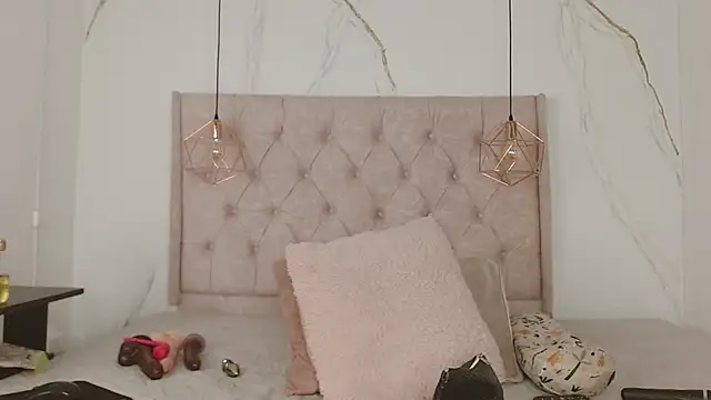 zamira 44 online show from October 2025 01:42:02 PM