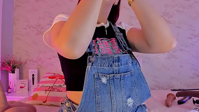 Snapshot of Hannablazze chatting on February 2025 02:12:01 AM Hannablazze online show from February 2025 02:12:01 AM