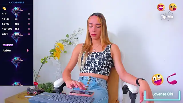 Linda Crawford online show from February 2025 04:48:02 PM