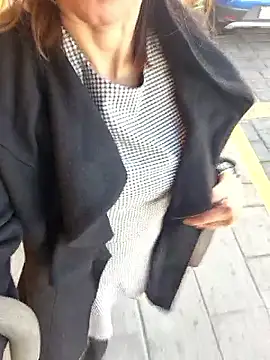 Lunababymylove online show from January 2026 09:46:01 PM