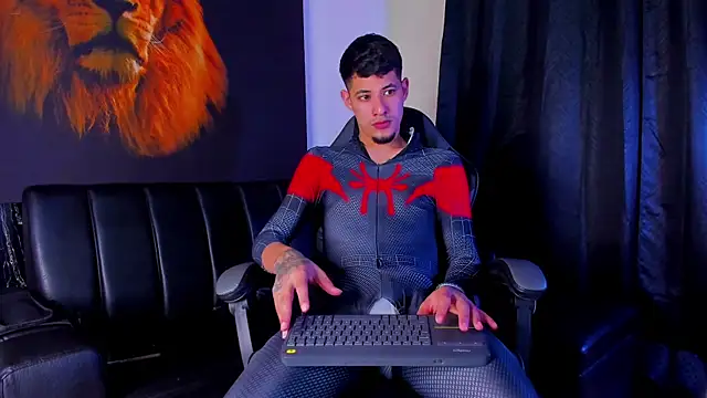 kyle smithxx online show from October 2025 08:43:02 PM