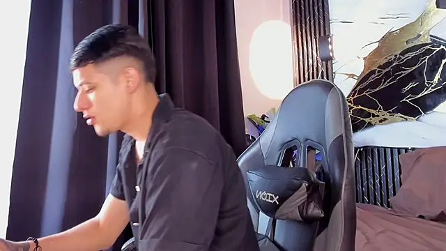 kyle smithxx online show from December 2025 10:26:01 PM