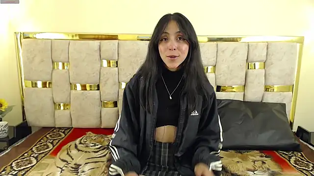 Snapshot of ling_ling24 chatting on January 2025 02:58:02 AM ling ling24 online show from January 2025 02:58:02 AM