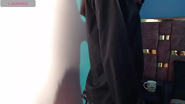 Snapshot of ling_ling24 chatting on March 2025 11:32:02 PM ling ling24 online show from March 2025 11:32:02 PM