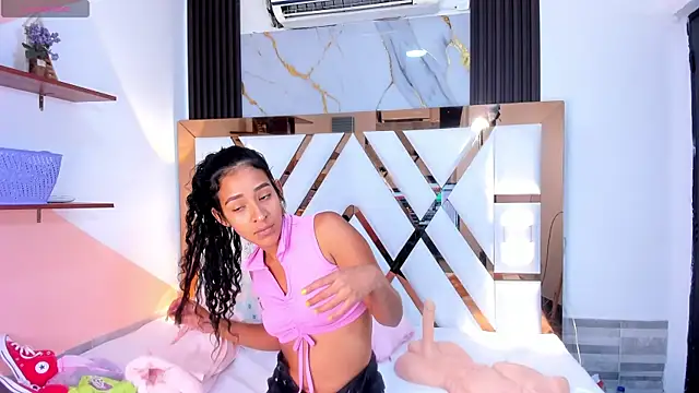 amberr sweett69 online show from January 2025 06:43:02 PM