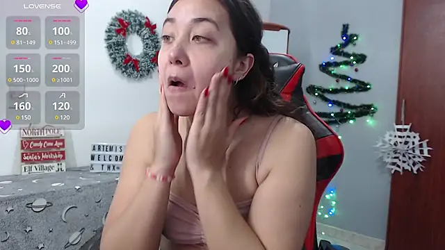 Snapshot of ArtemisNature chatting on December 2024 07:37:02 PM ArtemisNature online show from December 2024 07:37:02 PM