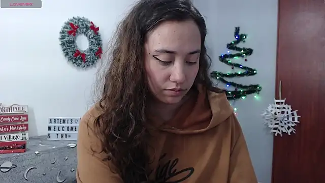 Snapshot of ArtemisNature chatting on December 2024 08:05:02 PM ArtemisNature online show from December 2024 08:05:02 PM