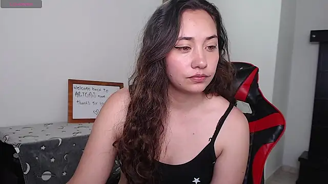 Snapshot of ArtemisNature chatting on January 2025 07:25:01 PM ArtemisNature online show from January 2025 07:25:01 PM