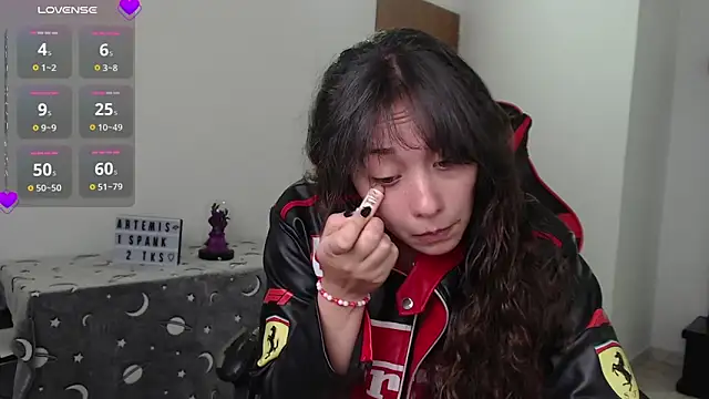 Snapshot of ArtemisNature chatting on February 2025 08:35:02 PM ArtemisNature online show from February 2025 08:35:02 PM