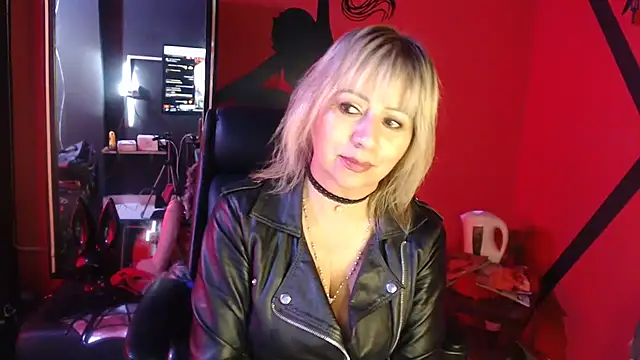 KLOE PIELL online show from November 2025 09:03:02 PM