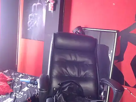 KLOE PIELL online show from April 2026 08:39:01 PM