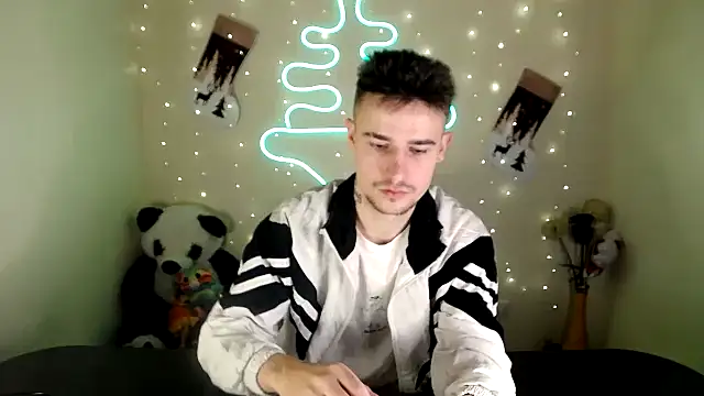 Snapshot of Mike_severi2 chatting on December 2024 05:23:02 AM Mike severi2 online show from December 2024 05:23:02 AM