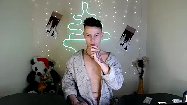 Snapshot of Mike_severi2 chatting on December 2024 01:10:02 PM Mike severi2 online show from December 2024 01:10:02 PM